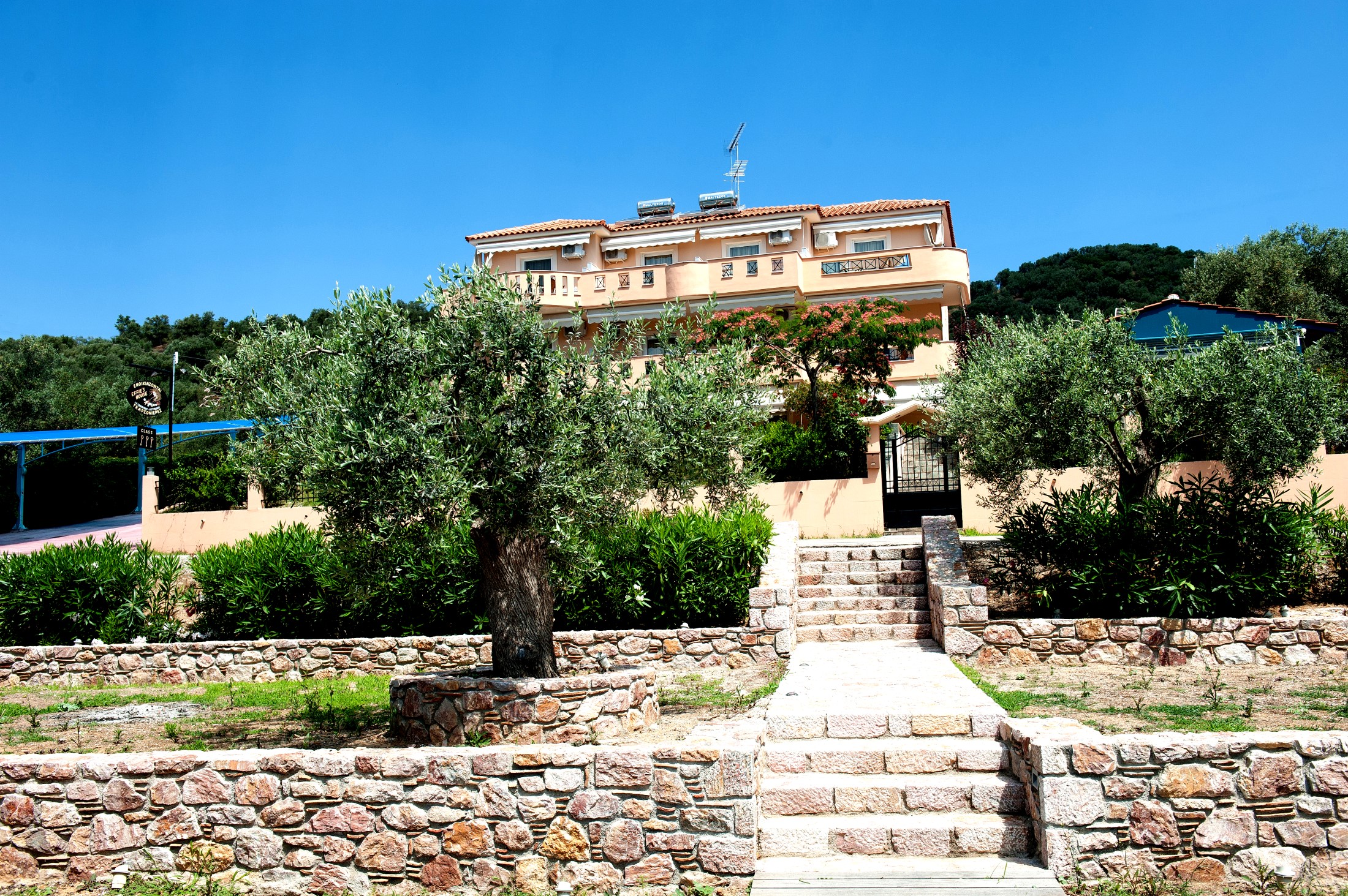 Effies House Aidipsos 26