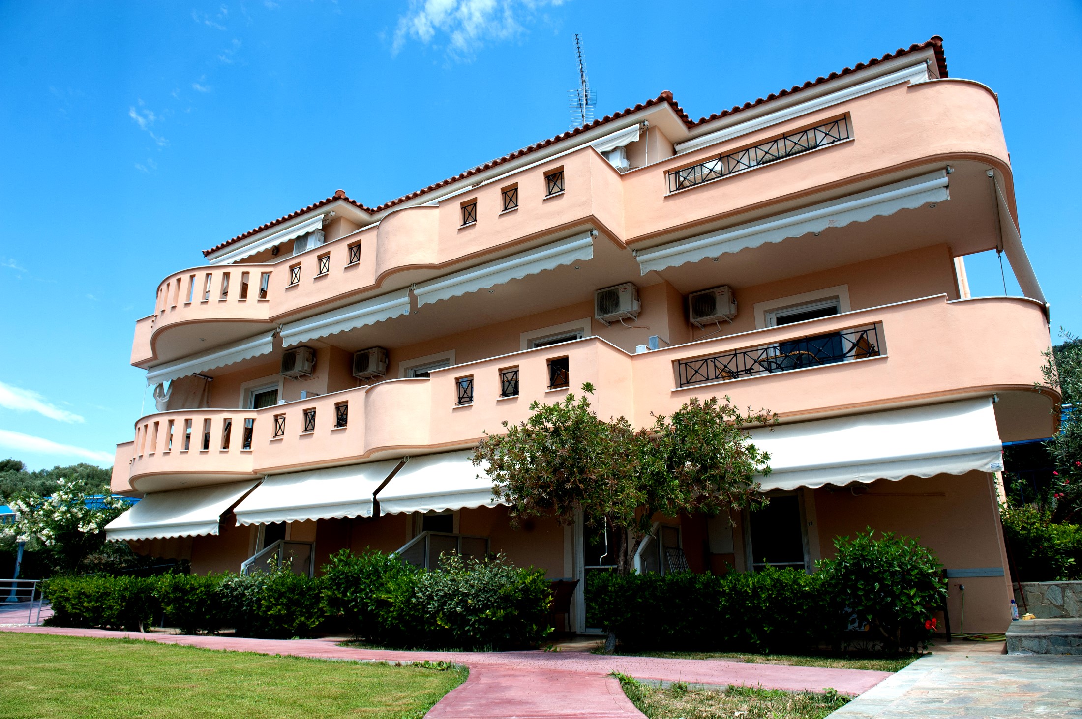 Effies House Aidipsos 27